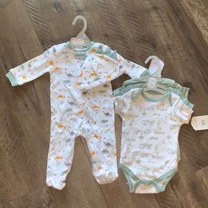 KYLE & DEENA BABY ONSIE & PAJAMA SET NWT